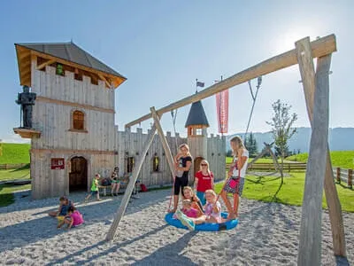 Schloss-Spielplatz Itter