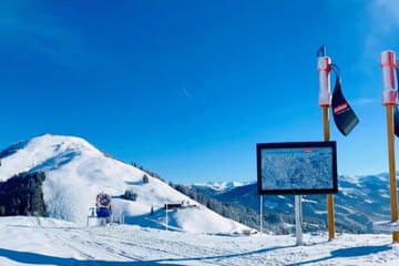 Inszenierung Skistöcke Fotopoint kleine Salve SkiWelt Itter